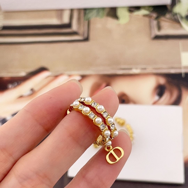 chr1st1an D10r earrings